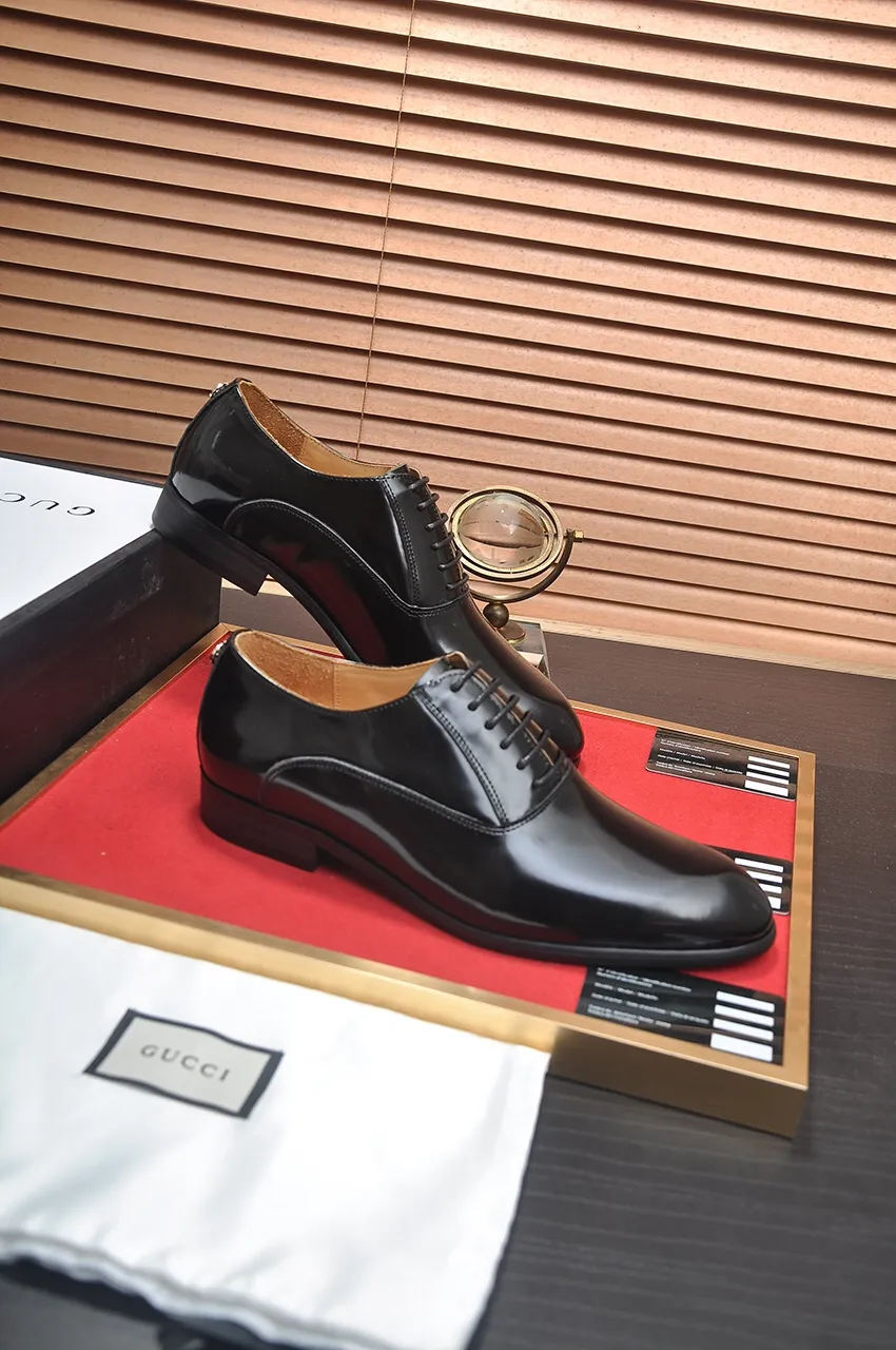 Men's shoes💰500💶Italy's top luxury men's shoe giant (GUCCI) (Gucci) (full cowhide lining) new arrival🍃Original European style🔰 Pleasant to the eye😍In order to make the shoes more durable and non-deformable🌀The production continues to follow traditional methods but there is still no lack of innovation💪Choose original sheepskin for the leather♻️ Smooth and natural And extra bright ⭐Made of imported cowhide, the first choice of rich people 38-45 (45 customized)